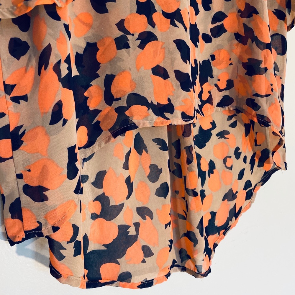Hi-Lo Pattern Blouse - Picture 6 of 7